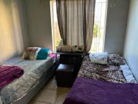  of property in Die Hoewes