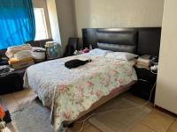  of property in Die Hoewes