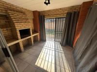  of property in Die Hoewes