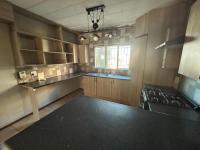  of property in Die Hoewes