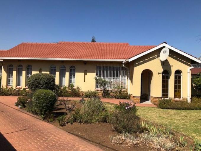 3 Bedroom House for Sale For Sale in Verwoerdpark - MR675930