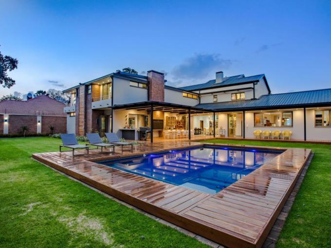 6 Bedroom House for Sale For Sale in Waterkloof - MR675932