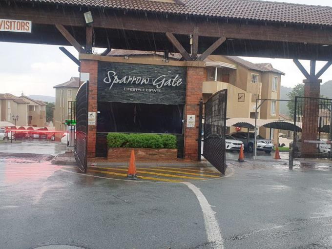 2 Bedroom Simplex for Sale For Sale in Meredale - MR675949