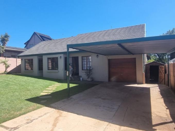 3 Bedroom House for Sale For Sale in South Crest - MR675954