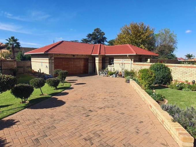 2 Bedroom Simplex for Sale For Sale in Alberton - MR675962