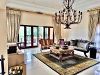  of property in Glenvista