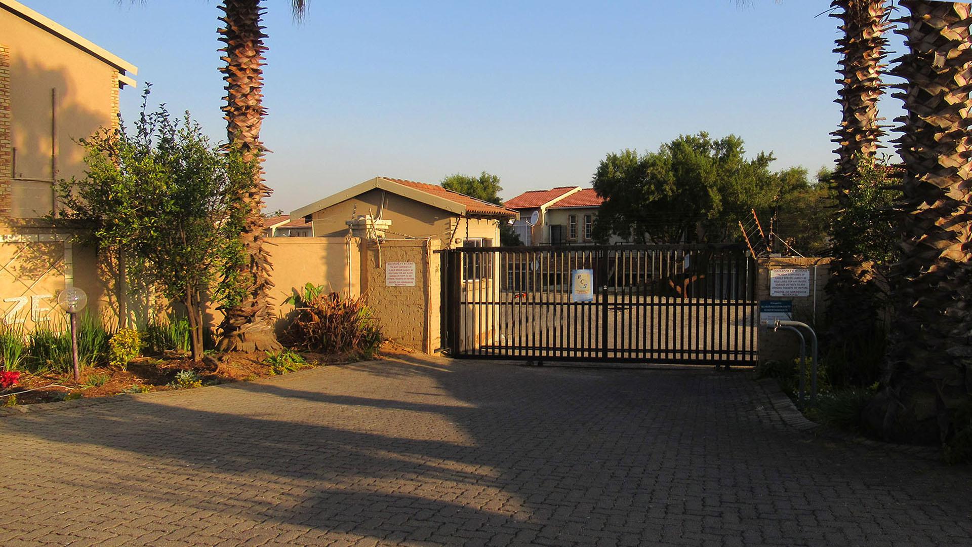Front View of property in Laser Park