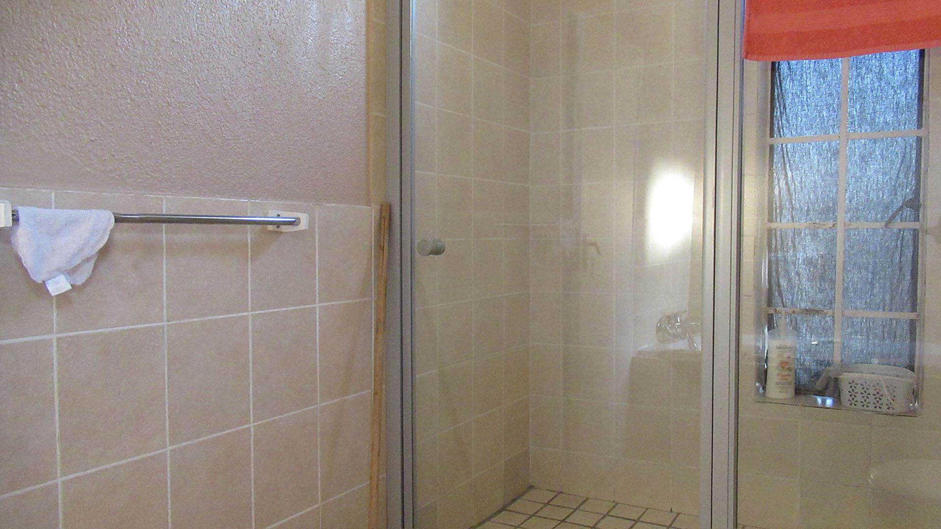 Bathroom 1 - 7 square meters of property in Laser Park