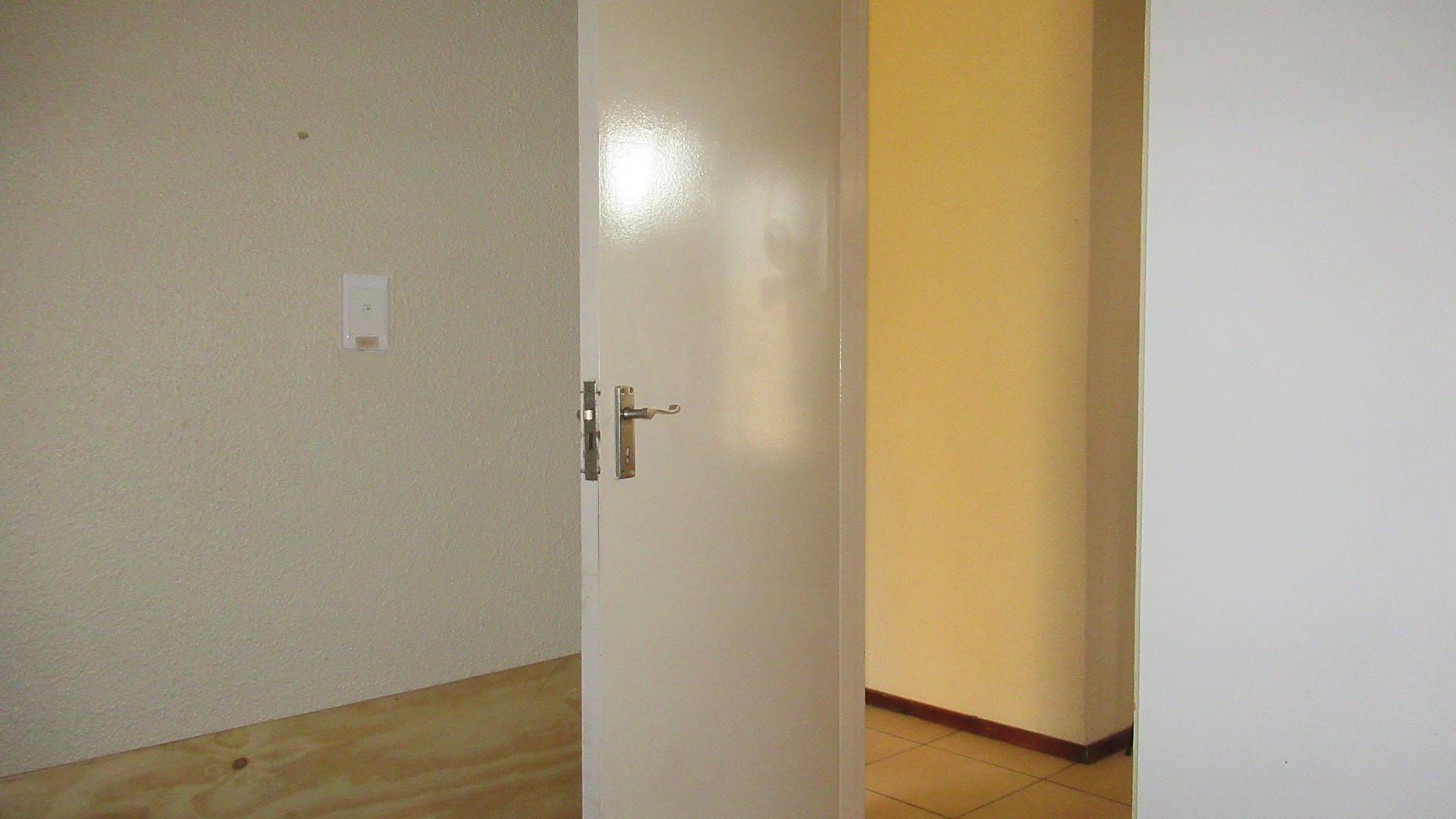 Bed Room 2 - 9 square meters of property in Laser Park