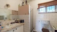 Main Bathroom - 8 square meters of property in Yellowwood Park 