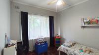 Bed Room 2 - 13 square meters of property in Yellowwood Park 
