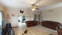 TV Room - 33 square meters of property in Yellowwood Park 