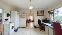 Lounges - 17 square meters of property in Yellowwood Park 