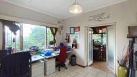 Lounges - 17 square meters of property in Yellowwood Park 