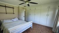 Bed Room 2 - 18 square meters of property in Amanzimtoti 