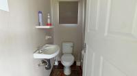 Guest Toilet - 4 square meters of property in Amanzimtoti 