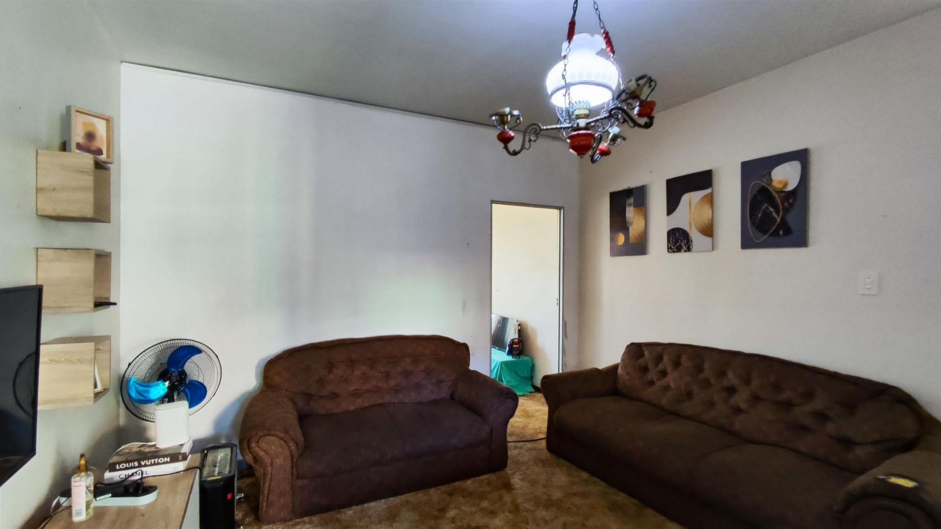 Lounges - 16 square meters of property in Benoni