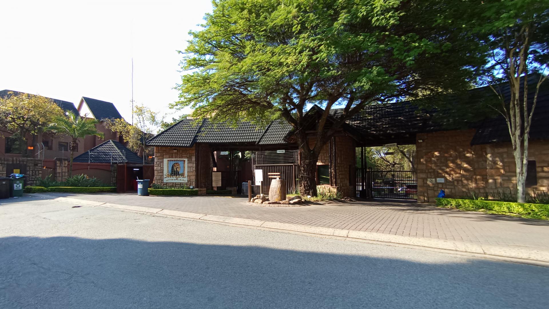 Front View of property in Magaliessig