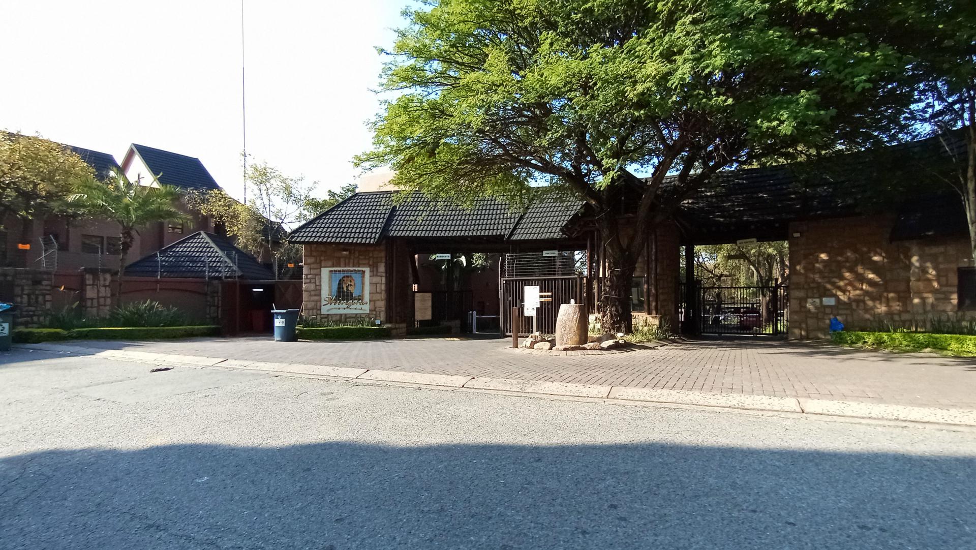 Front View of property in Magaliessig