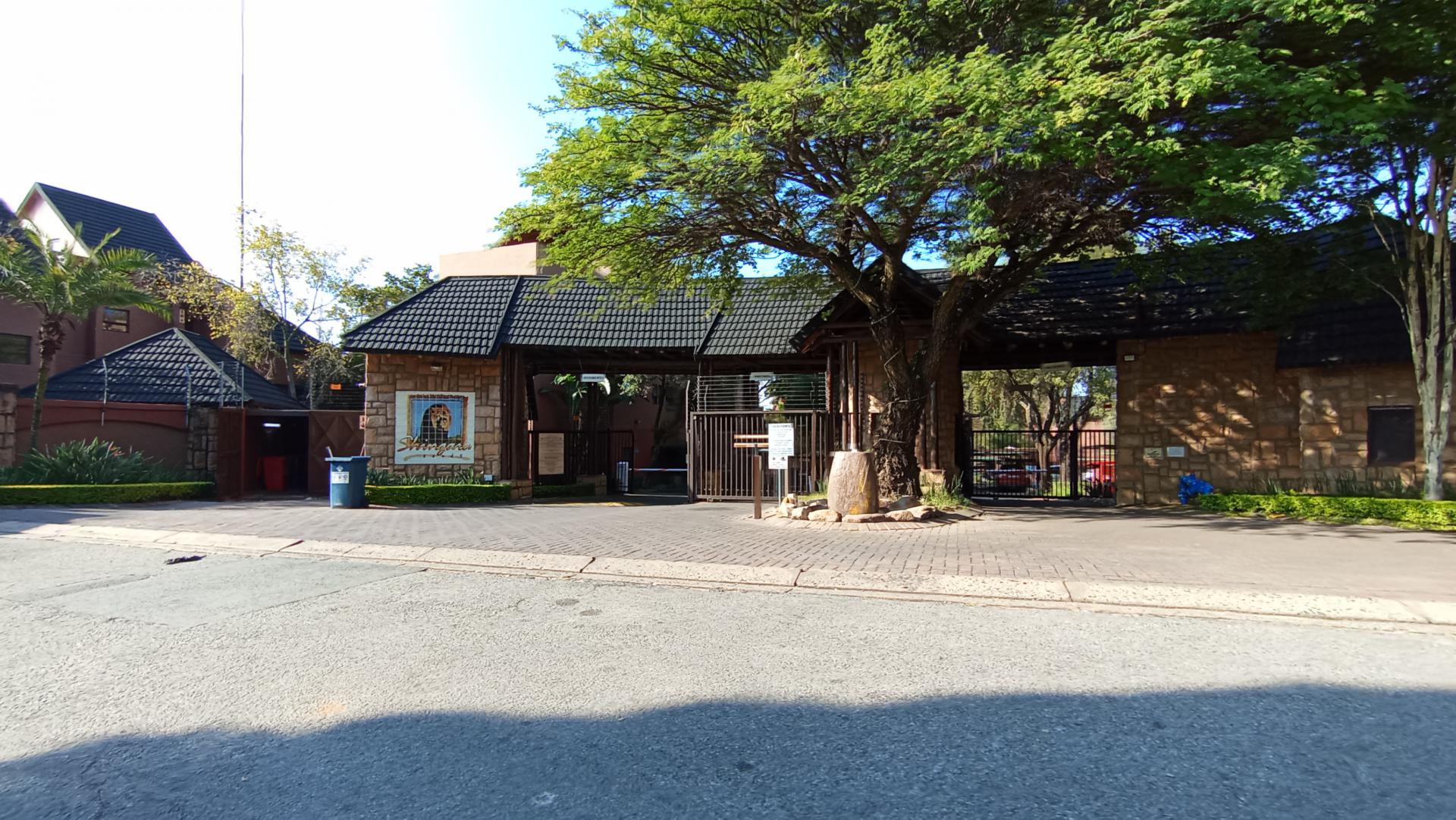 Front View of property in Magaliessig