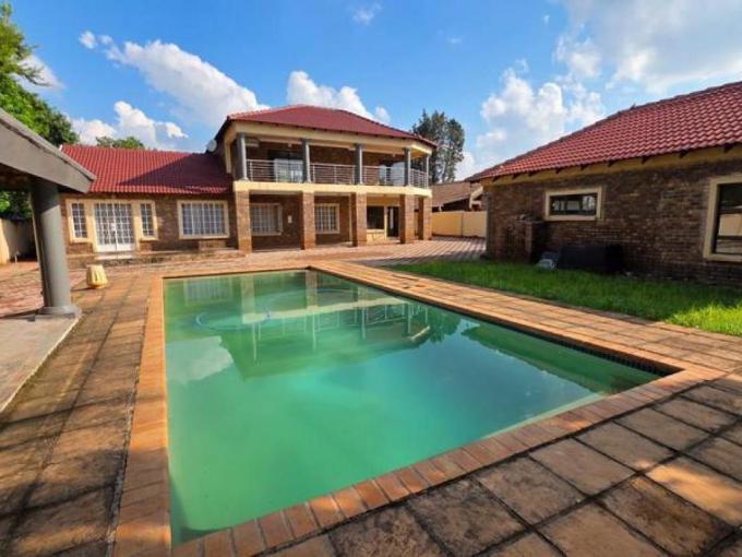 5 Bedroom House for Sale For Sale in Doornpoort - MR676139