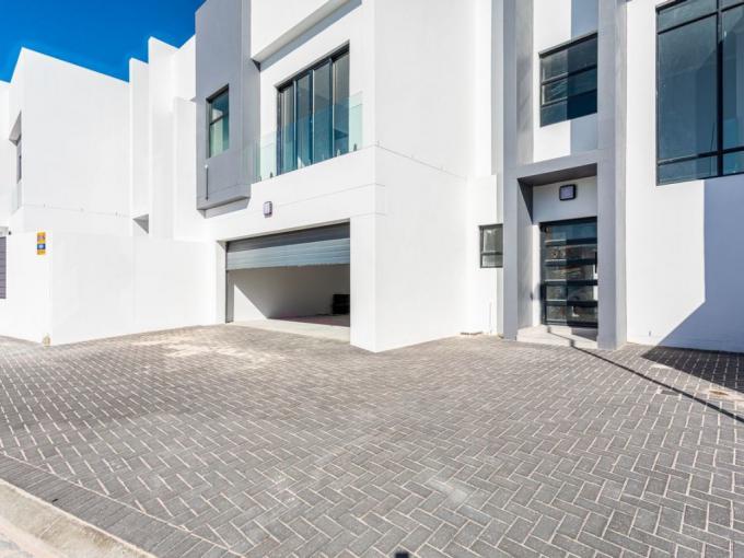 4 Bedroom House for Sale For Sale in The Sandown - MR676147