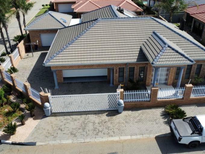 2 Bedroom House for Sale For Sale in Flamwood - MR676148