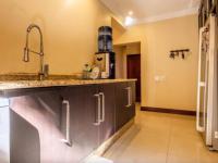  of property in Glenvista