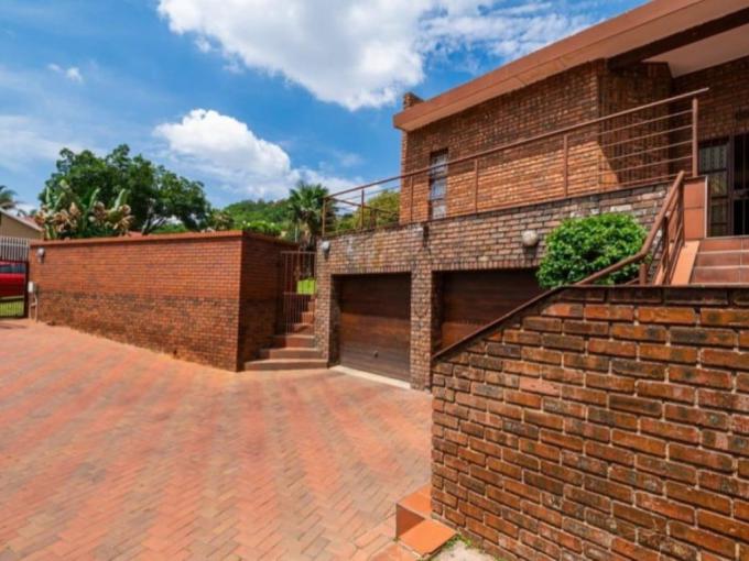 4 Bedroom House for Sale For Sale in Mulbarton - MR676159
