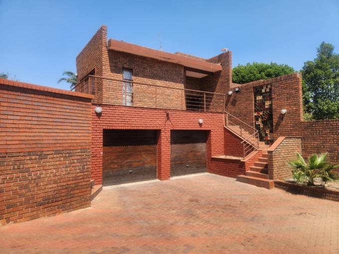 4 Bedroom House for Sale For Sale in Mulbarton - MR676159