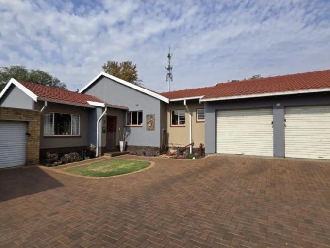 4 Bedroom House for Sale For Sale in Brackenhurst - MR676162