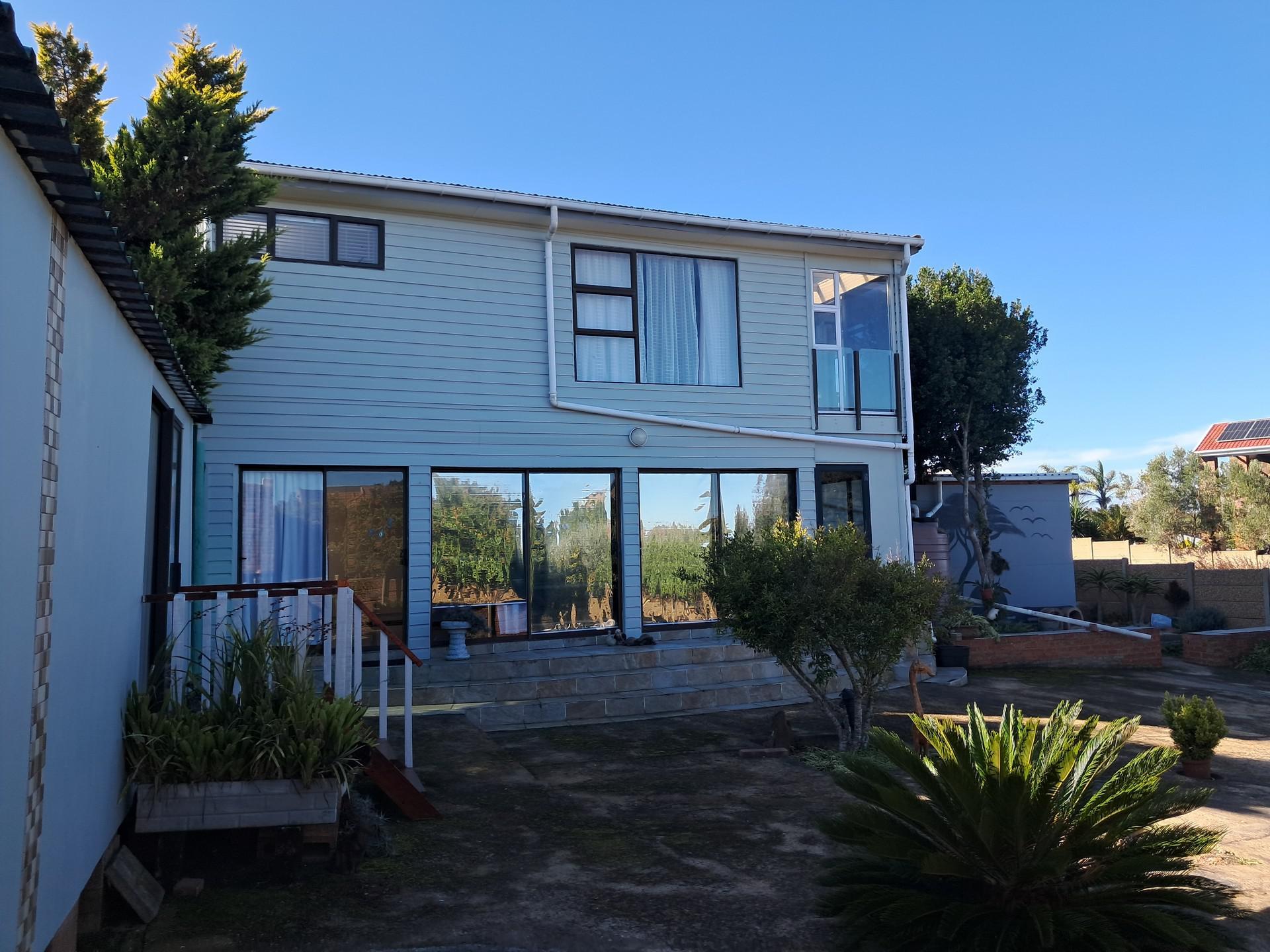  of property in Stilbaai (Still Bay)