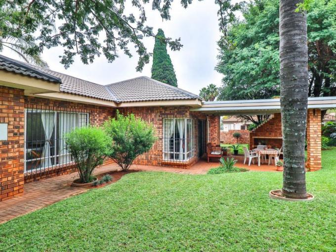 3 Bedroom House for Sale For Sale in Faerie Glen - MR676197
