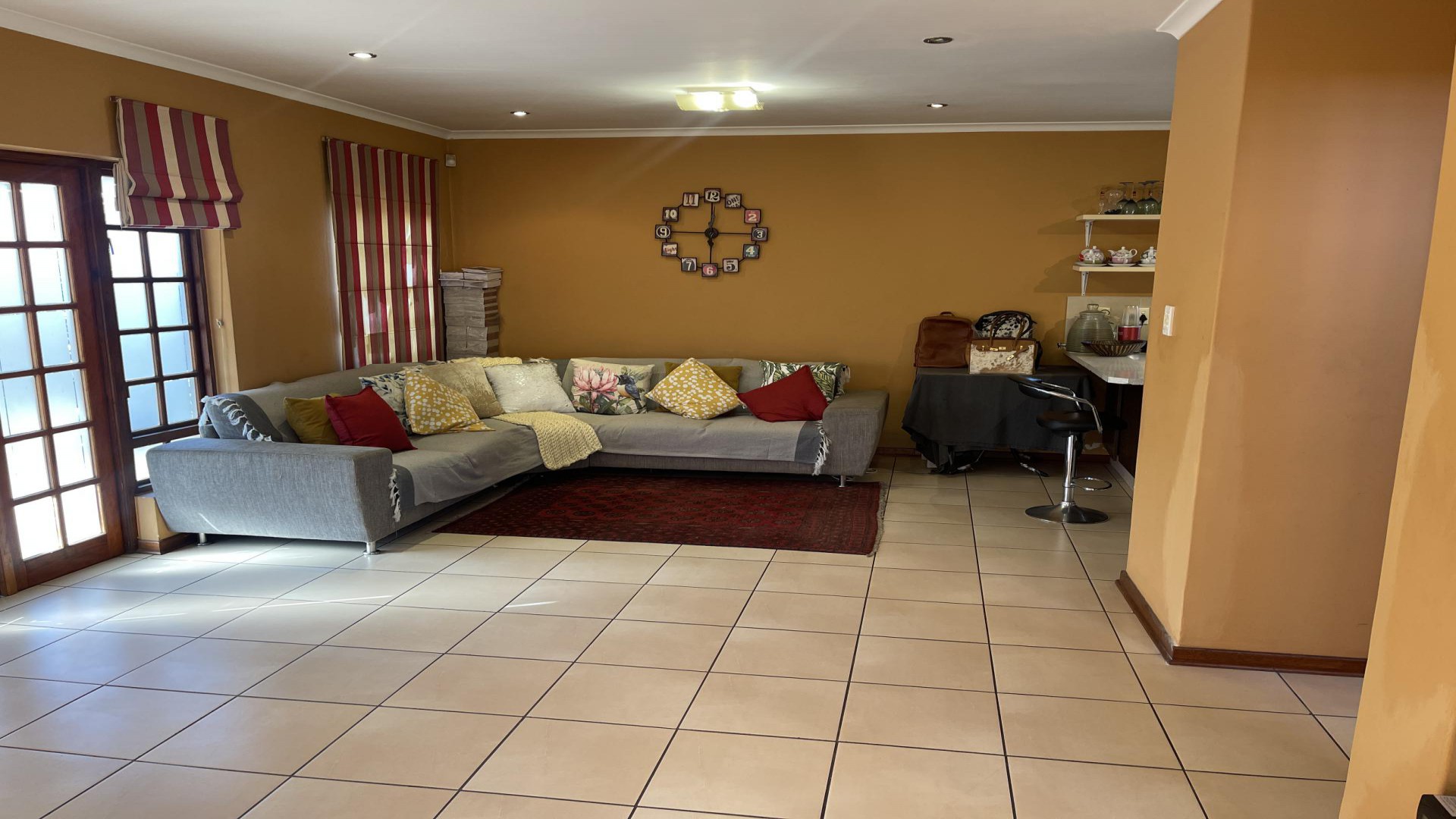 Lounges - 29 square meters of property in Summerset