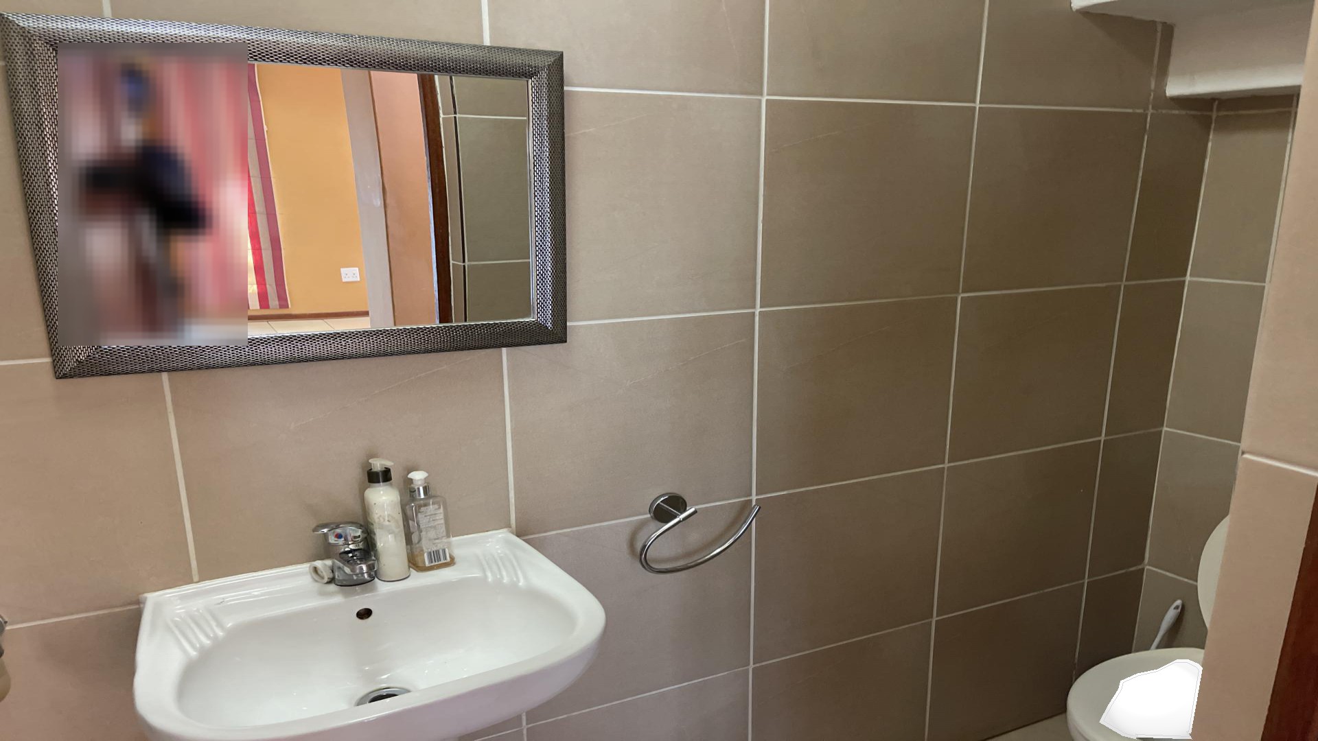 Bathroom 1 - 6 square meters of property in Summerset
