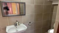 Bathroom 1 - 6 square meters of property in Summerset