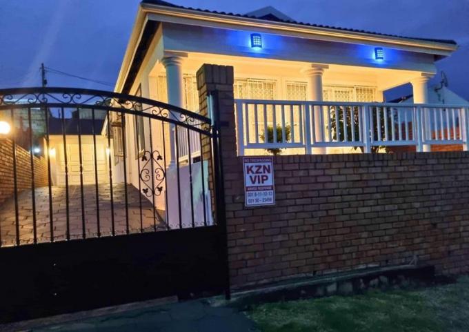 3 Bedroom House for Sale For Sale in Woodview - MR676240