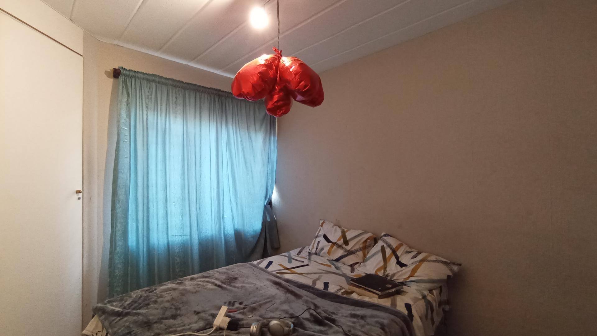 Bed Room 2 - 10 square meters of property in Ferndale - JHB