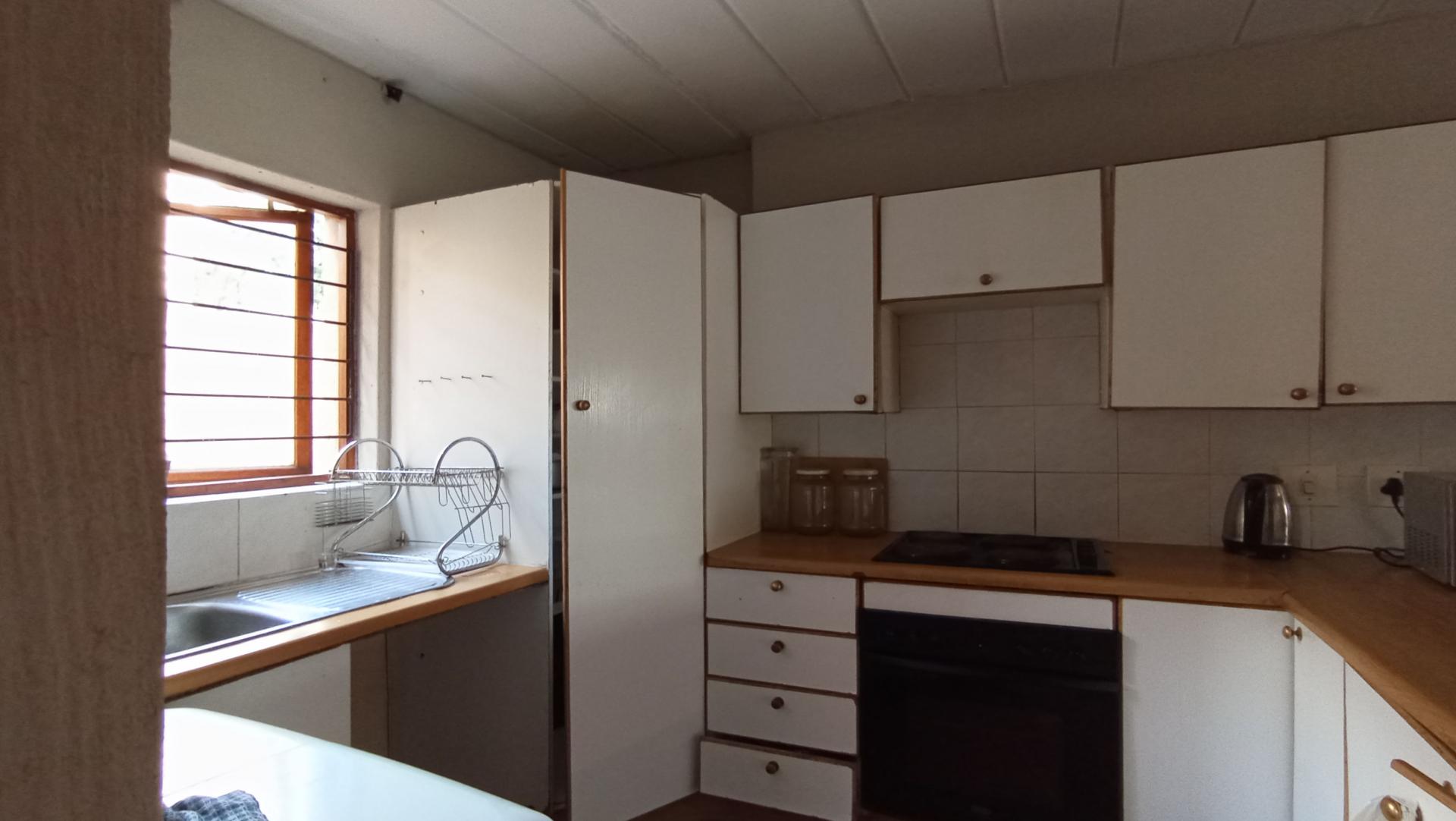 Kitchen - 7 square meters of property in Ferndale - JHB