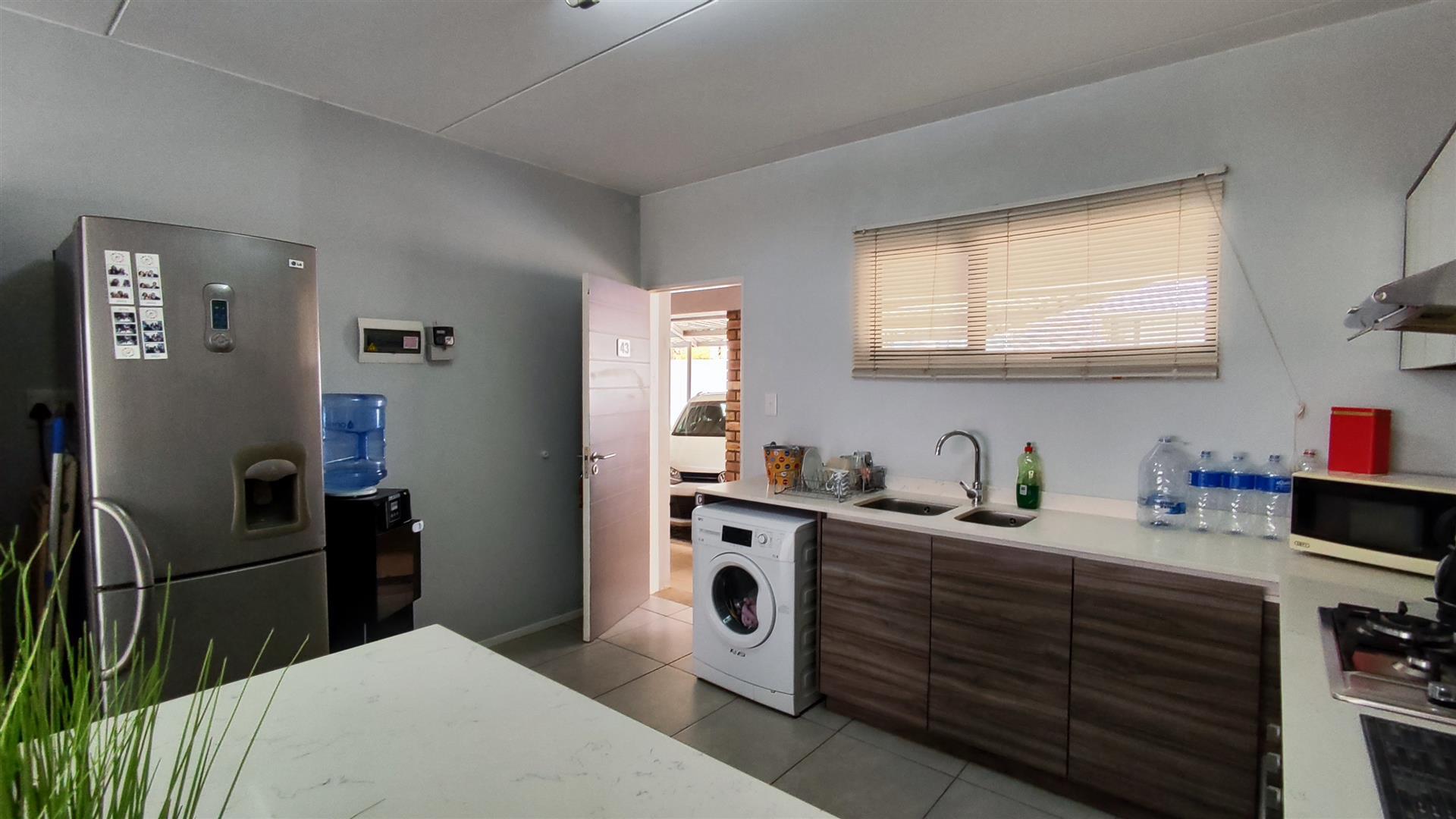 Kitchen - 14 square meters of property in Rynfield