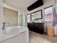  of property in Bronberg