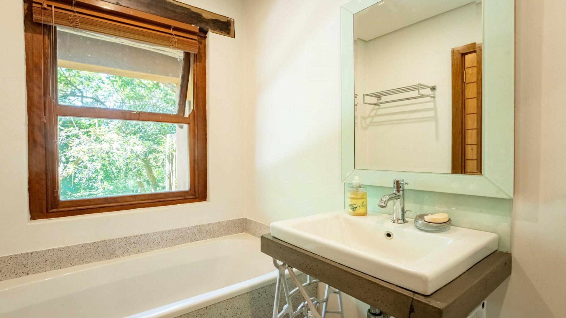 Bathroom 2 of property in Everton HC