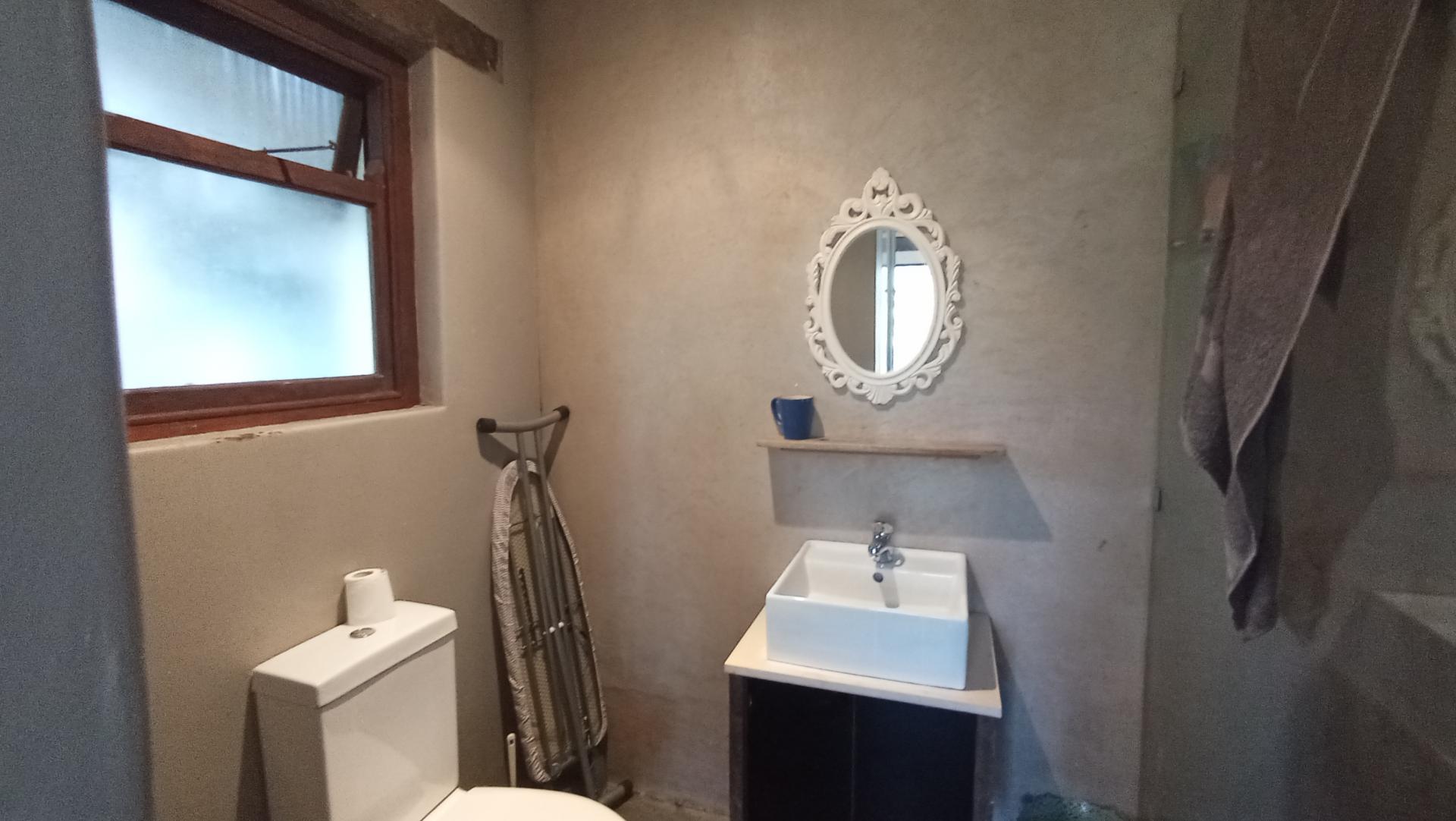 Main Bathroom of property in Everton HC