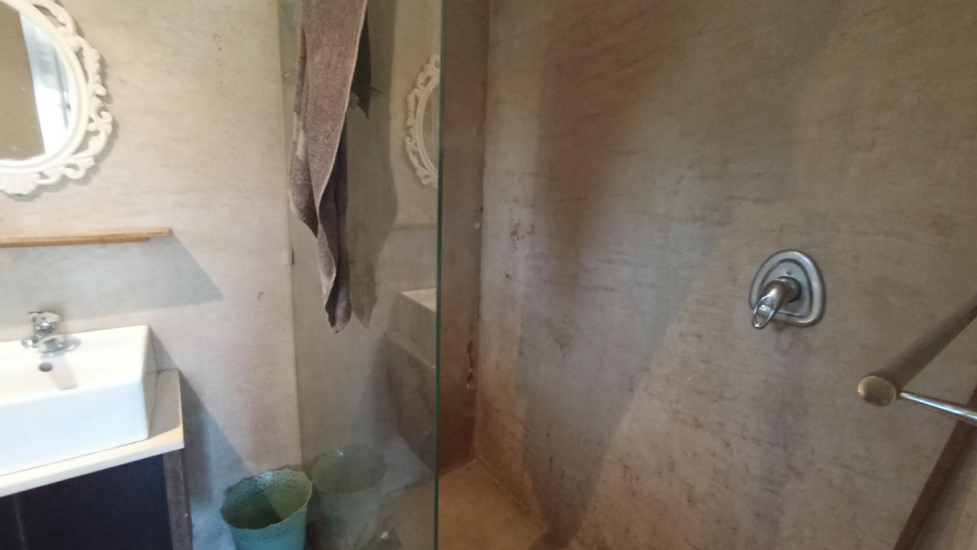 Main Bathroom of property in Everton HC