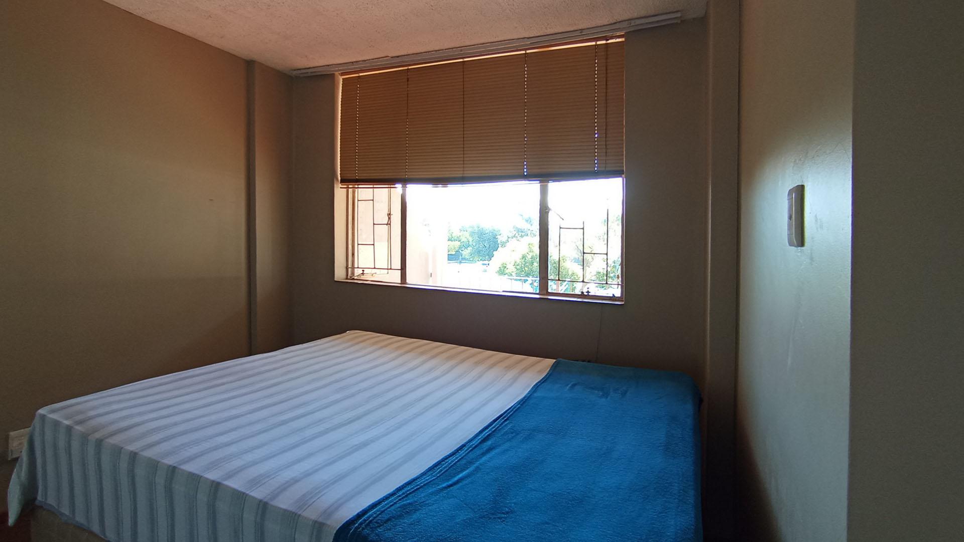 Bed Room 2 - 11 square meters of property in Queenswood