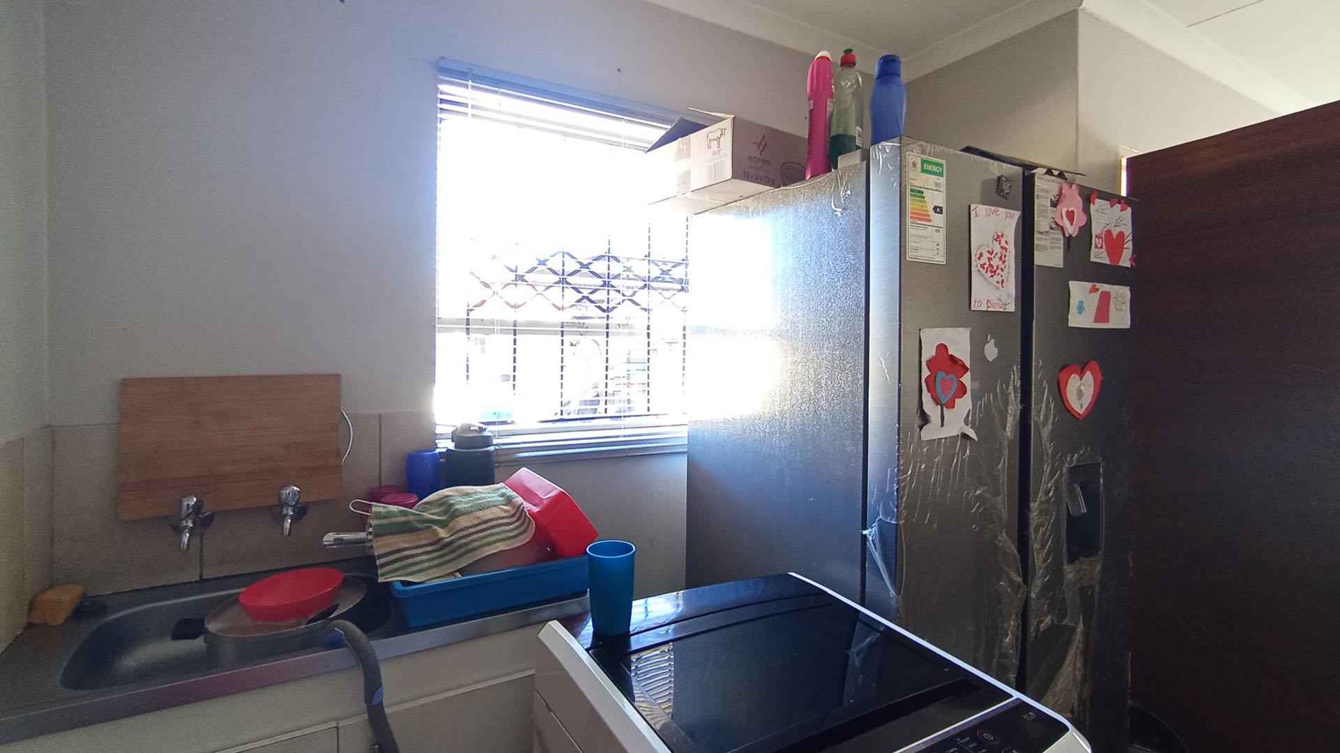 Kitchen - 6 square meters of property in Clayville