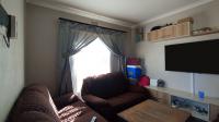 Lounges - 10 square meters of property in Clayville