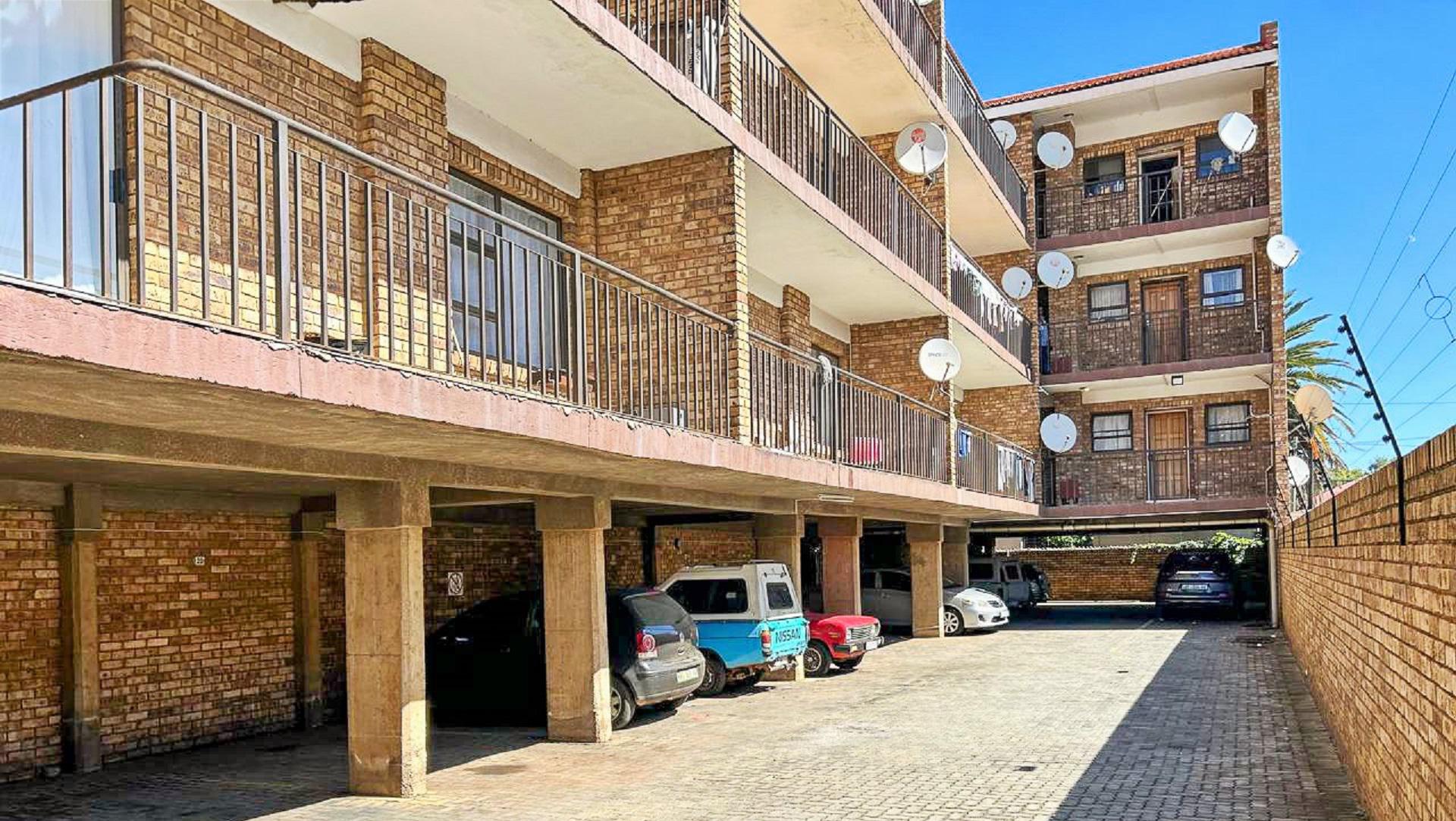 Front View of property in Potchefstroom