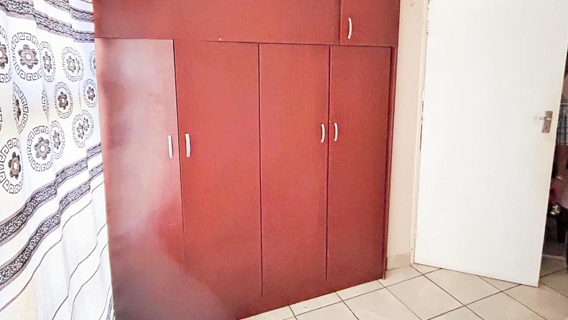 Bed Room 1 of property in Potchefstroom