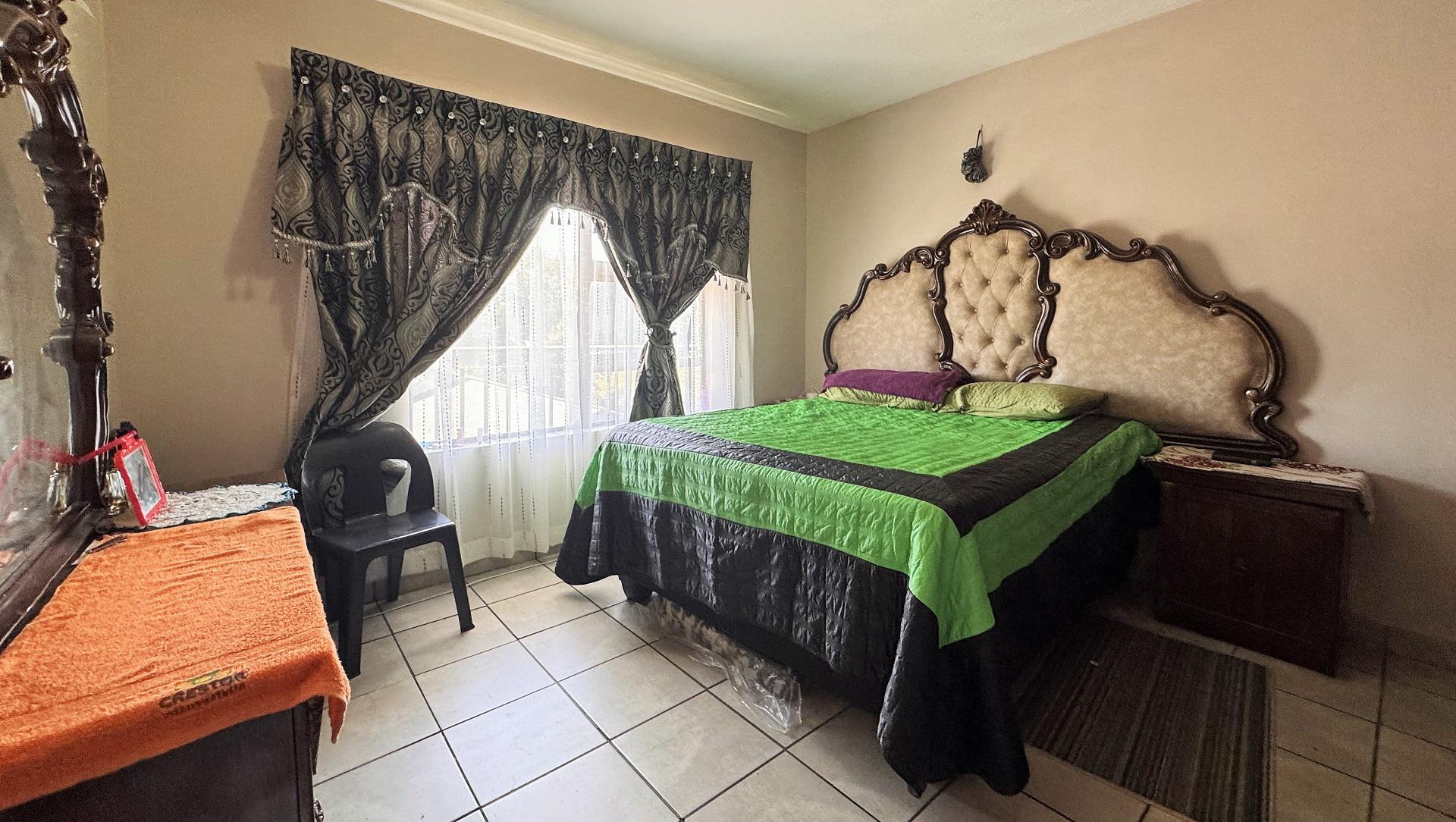 Bed Room 2 of property in Potchefstroom